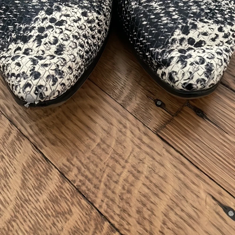 Calvin Klein Pointed Tie Snake Print Boots - Picture 3 of 5